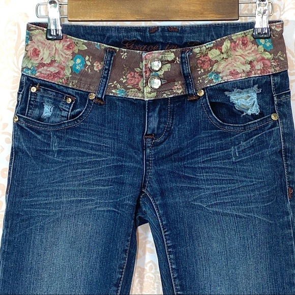 Grace in LA Denim - EUC Rare Grace In LA Floral Waist Rhinestone Embellished Skinny 3/25